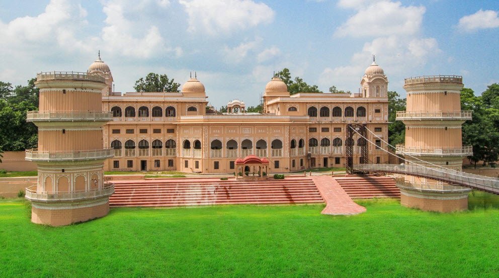 Sheesh Mahal of Patiala, Patiala, Punjab - Vushii.com Sheesh Mahal of Patiala, Patiala, Punjab - Vushii.com